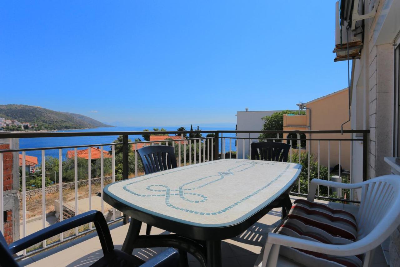 Apartments By The Sea Businci, Ciovo - 9450 Trogir Extérieur photo
